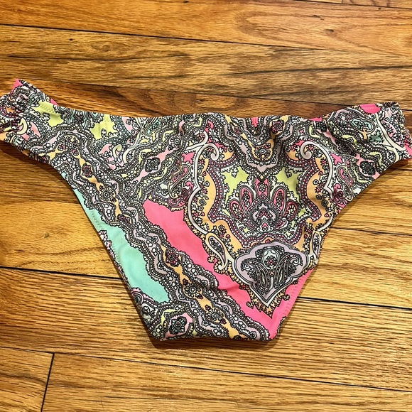 XS Victoria Secret bathing suit bottom - Picture 2 of 2
